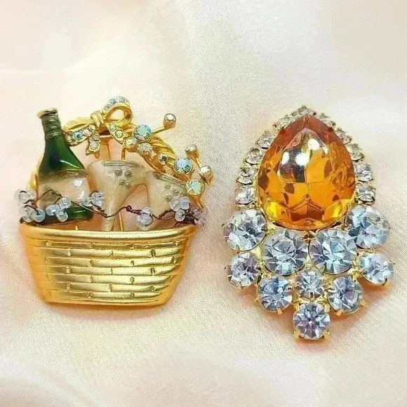 Vintage Gold-toned rhinestones aurora brooches pin (pendant)bundle - Picture 3 of 14